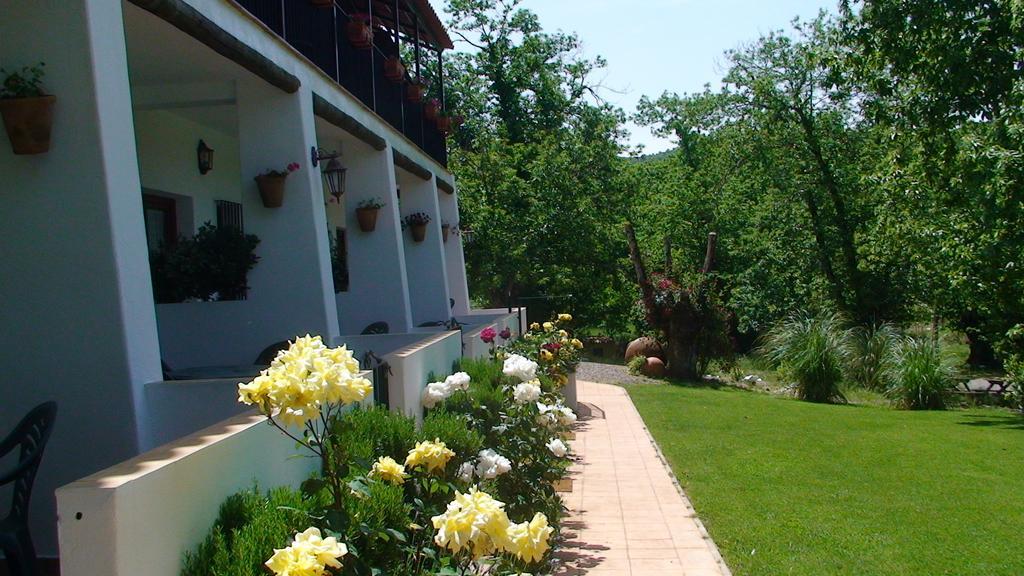 Hotel Apartamento Rural Finca La Media Legua Aracena Exteriér fotografie